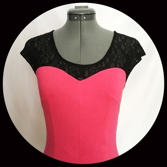 CITY STREETS Vibrant Hot Barbie Pink w/ Black Lace Body Con Dress Size S NWT! - Picture 4 of 6